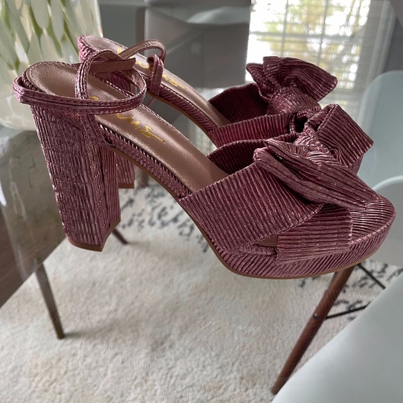 Lulus Shoes - Lulu's Lilsa Rose Metallic Bow Platform Ankle Strap Heels size 6.5 - never worn!
